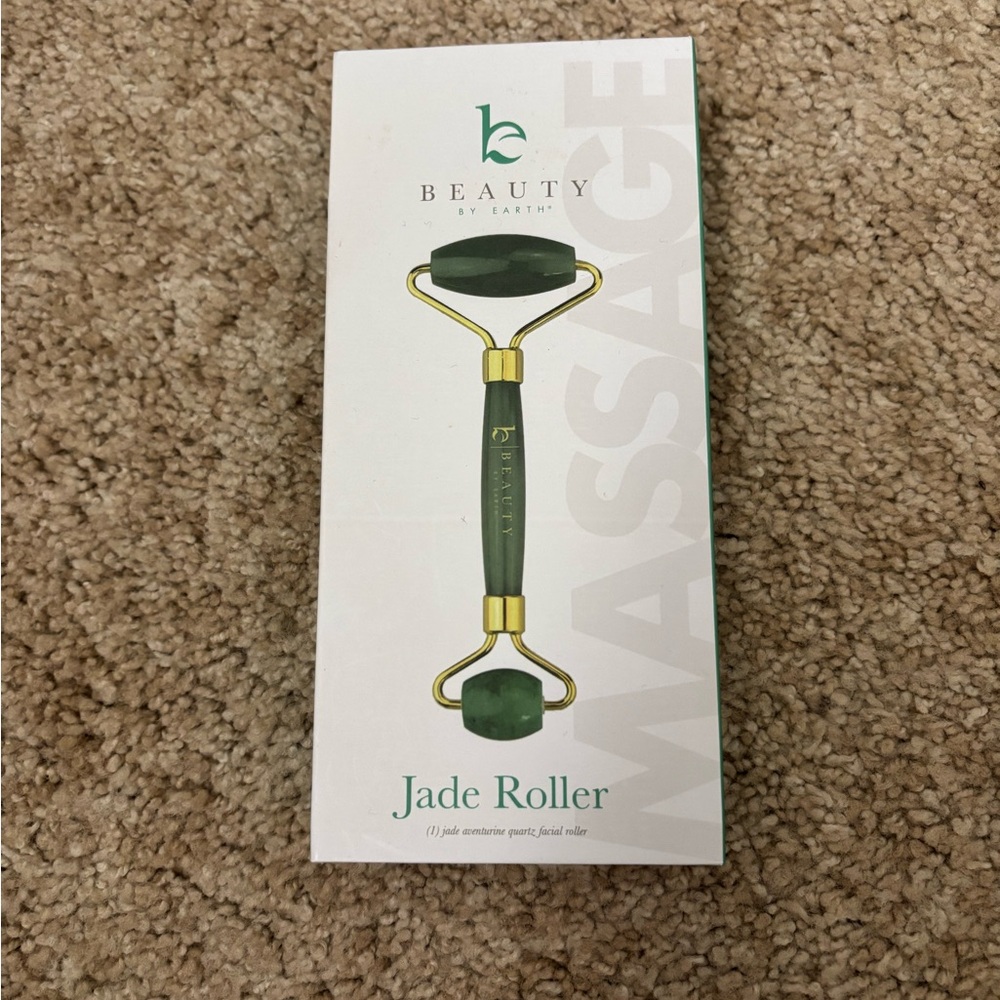Beauty by Earth Jade Roller